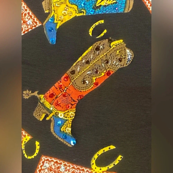 🤠 Don’t mess with Texas blinged out top 🤠
BIN 31 - Picture 4 of 6